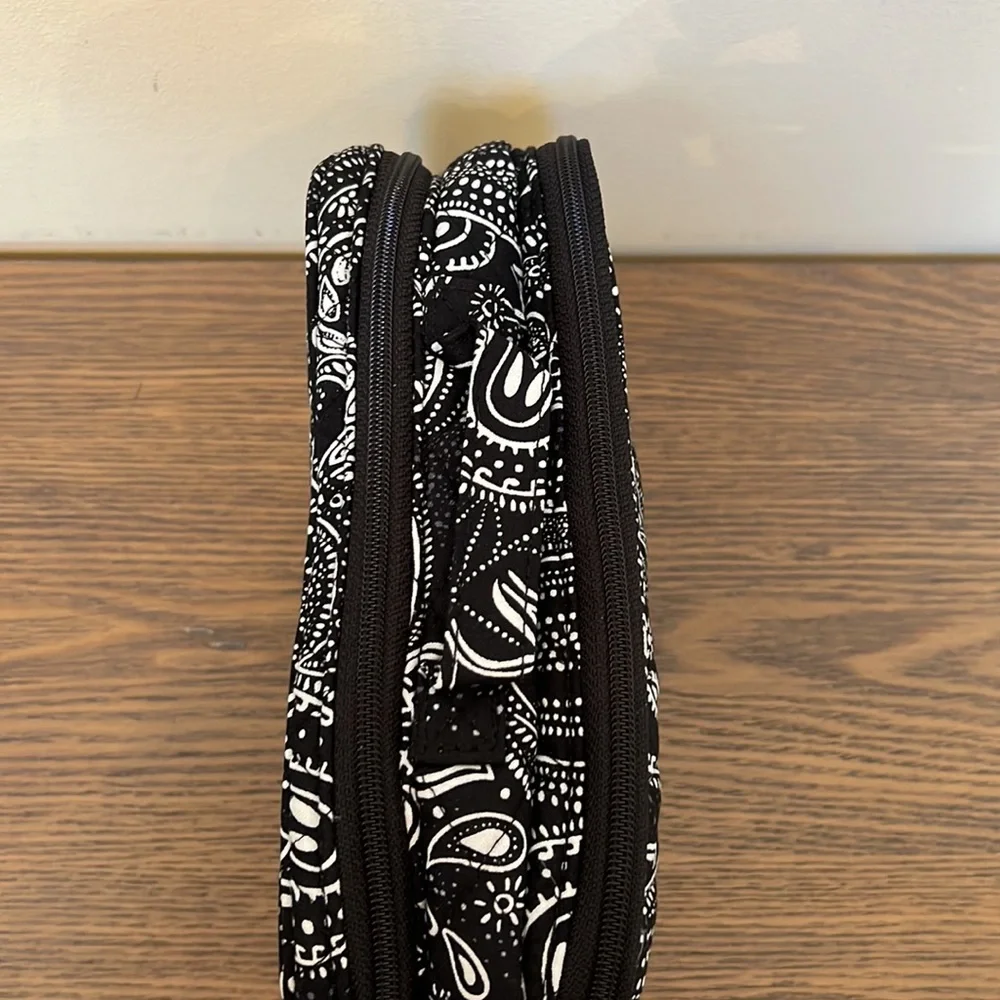 NEW Vera Bradley Blush & Brush Makeup Case in Stellar Paisley